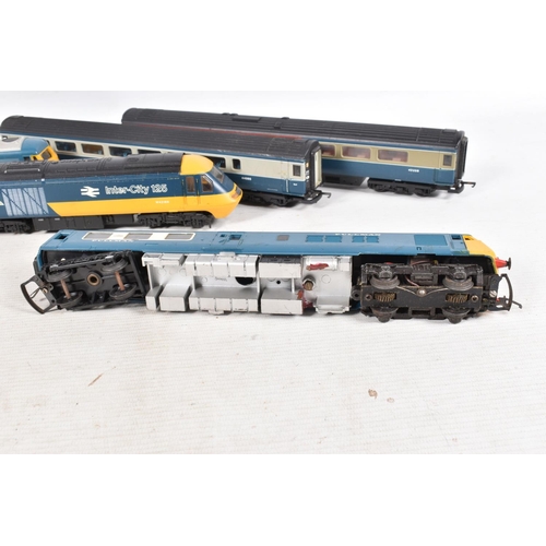 163 - AN UNBOXED LIMA OO GAUGE CLASS 43 INTERCITY 125 HIGH SPEED TRAIN SET, power car No.W43168, dummy pow... 