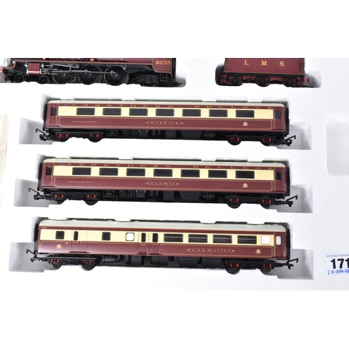 171 - A BOXED HORNBY RAILWAYS OO GAUGE NORTHERN BELLE TRAIN SET, No.R1065, comprising Duchess class locomo... 