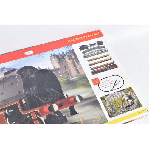 171 - A BOXED HORNBY RAILWAYS OO GAUGE NORTHERN BELLE TRAIN SET, No.R1065, comprising Duchess class locomo... 