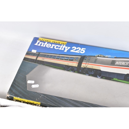 173 - A BOXED HORNBY RAILWAYS OO GAUGE INTERCITY 225 TRAIN SET, No.R696, comprising class 91 locomotive  N... 