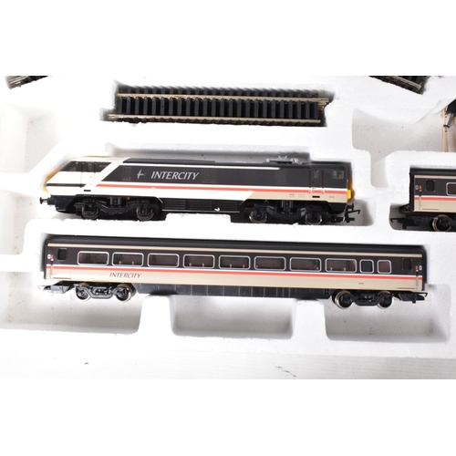 173 - A BOXED HORNBY RAILWAYS OO GAUGE INTERCITY 225 TRAIN SET, No.R696, comprising class 91 locomotive  N... 