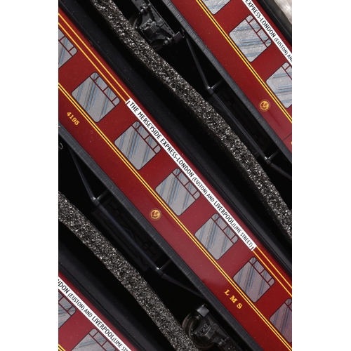 180 - A BOXED ACE TRAINS O GAUGE MERSEYSIDE EXPRESS COACHES SET, No.C/2 Set A which is the version with th... 