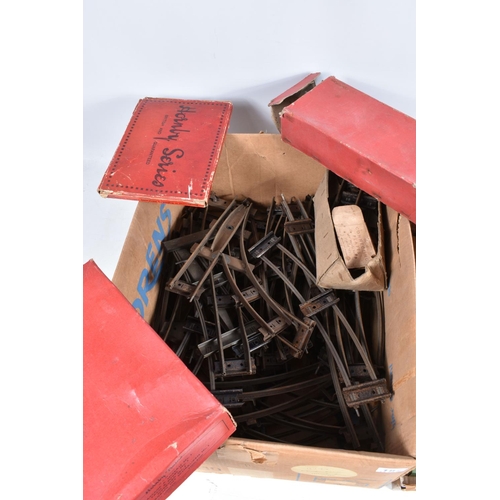 182 - A QUANTITY OF UNBOXED AND ASSORTED HORNBY O GAUGE MODEL RAILWAY ITEMS, to include No.1 Special locom... 