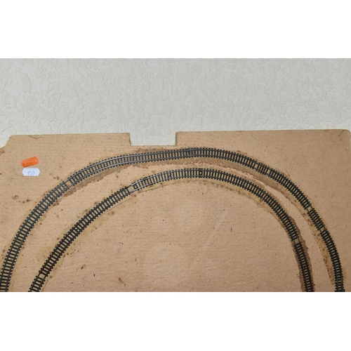 189 - A QUANTITY OF BOXED AND UNBOXED N GAUGE LINESIDE BUILDINGS, ACCESSORIES AND TRACK, boxed items inclu... 