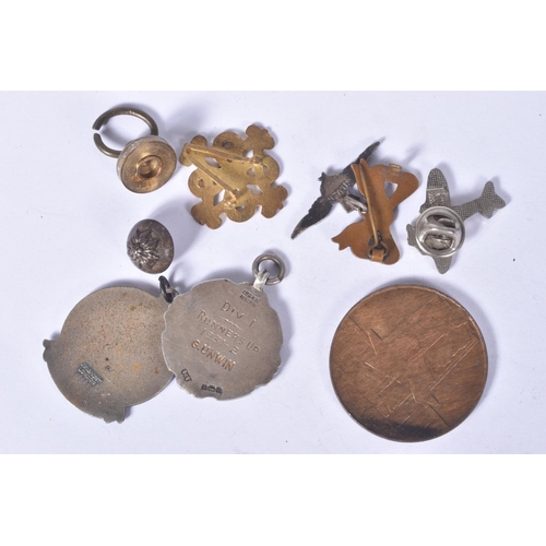 221 - A SELECTION OF BRITISH AND FRENCH MILITARY RELATED ITEMS, to include, three WWII medals, safe drivin... 