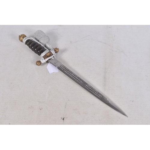 237 - A 20TH CENTURY GERMAN NAVY (REICHSMARINE) OFFICERS DAGGER, this was made by Alcoso of Solingen and i... 