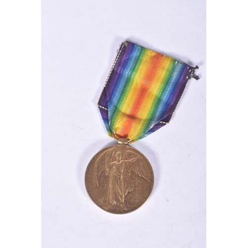 257 - A BOERWAR AND WWI GROUP OF MEDALS, the QSA and KSA are both correctly named to 6622 PTE W HASTINGS R... 