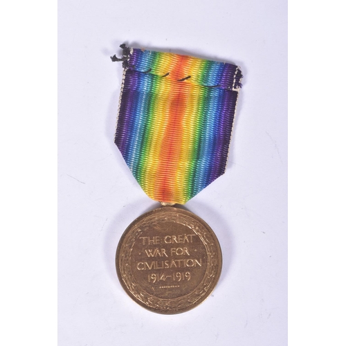 257 - A BOERWAR AND WWI GROUP OF MEDALS, the QSA and KSA are both correctly named to 6622 PTE W HASTINGS R... 