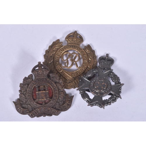 270 - A SELECTION OF MILITARY CAP BADGES, shoulder titles and rank PIPS to include a kings Crown RAF Pilot... 