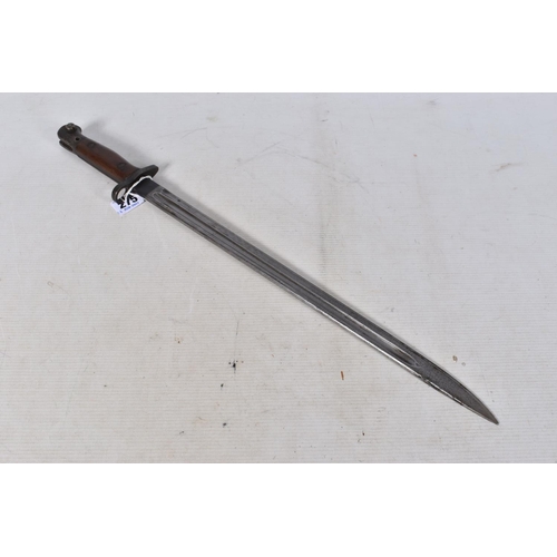 275 - A 1907 PATTERN BAYONET, this is in good condition and only has the usual wear to the blade and scabb... 