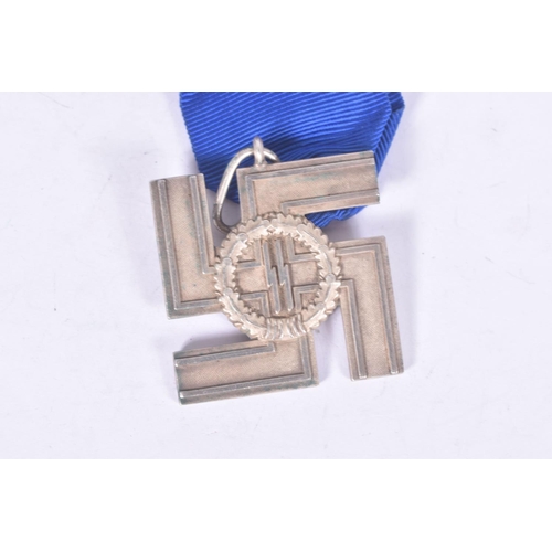 299 - A WWII ERA GERMAN SS TWELVE YEAR LONG SERVICE CROSS, this award features a silvered cross in the for... 