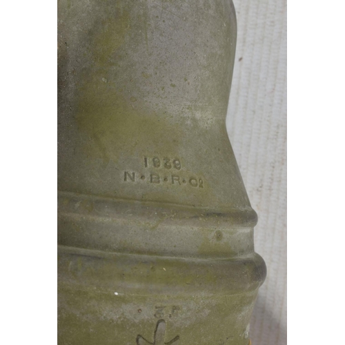 301 - A WWII ERA HOME FRONT BABIES GAS MASK, this is in good condition for its age and is date 1939, pleas... 