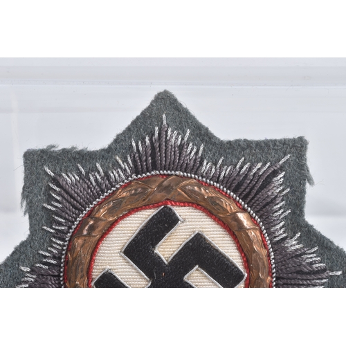 278 - A NAZI GERMANY THIRD REICH GOLD WAR MERIT CROSS, this is the cloth version and features the gold wre... 