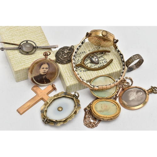 105 - AN ASSORTMENT OF 9CT GOLD, YELLOW AND WHITE METAL JEWELLERY ITEMS, to include a double sided photo p... 