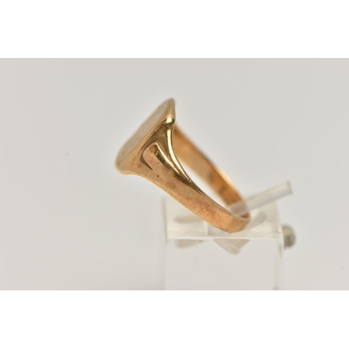 137 - AN 18CT GOLD SIGNET RING, yellow gold square signet with tapered shoulders, hallmarked 18ct Birmingh... 