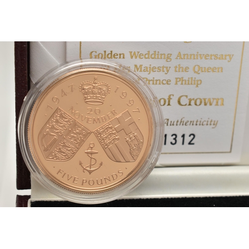 17 - A ROYAL MINT 1997 GOLD PROOF CROWN COIN, denomination £5, 39.94 gram, 916.7 fine, 38.61mm, Golden We... 