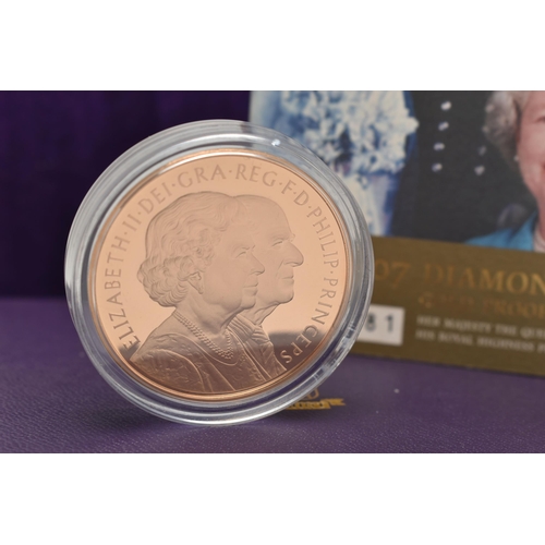 18 - A ROYAL MINT 2007 GOLD PROOF CROWN FOR THIER DIAMOND WEDDING of 1997, 39.94 gram, 916.7 fine 38.61mm... 