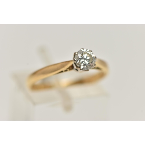 158 - AN 18CT GOLD DIAMOND RING, a single round brilliant cut diamond, approximate diamond carat weight 0.... 