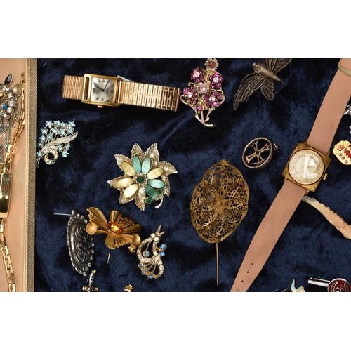 206 - A BOX OF ASSORTED COSTUME JEWELLERY, WATCHES AND OTHER ITEMS, to include a gents 'Sekonda' wristwatc... 