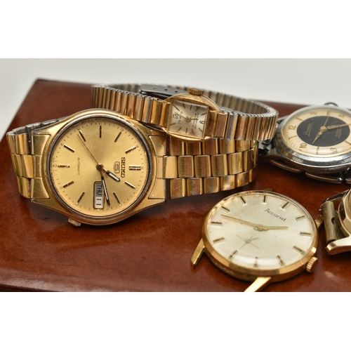 212 - GENTS WRISTWATCHES AND ASSORTED COSTUME JEWELLERY, to include a gents 'Seiko 5 automatic' wristwatch... 