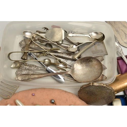 213 - A BOX OF MISCELLANEOUS ITEMS, to include a selection of hatpins, many imitation pearl examples, a se... 