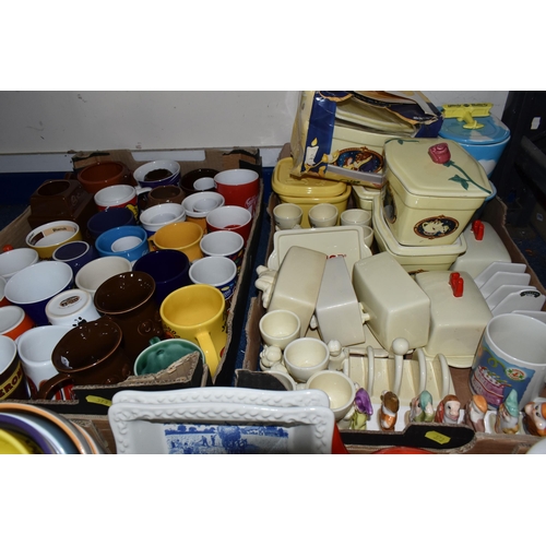 373 - FOUR BOXES AND LOOSE ADVERTISING CERAMICS, TINS AND OTHER ITEMS, to include a hexagonal Huntley & Pa... 