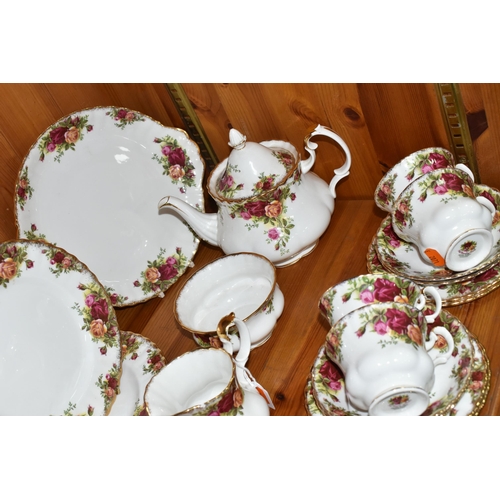 379 - A TWENTY NINE PIECE ROYAL ALBERT OLD COUNTRY ROSES TEA SET, comprising a teapot, a cake plate, a cre... 