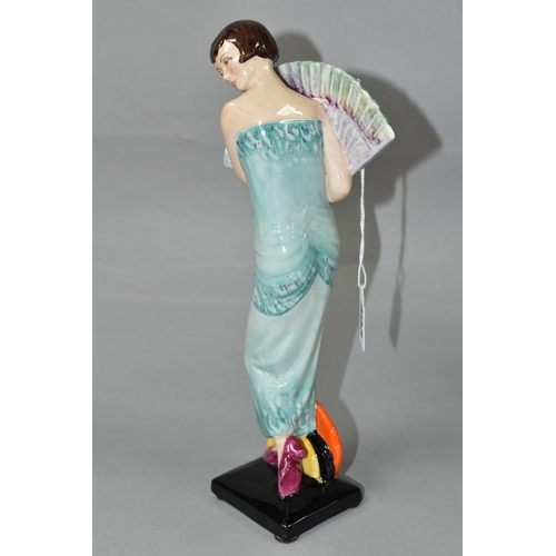 403 - A LIMITED EDITION KEVIN FRANCIS 'LADY WITH FAN' FIGURINE, modelled by Geoff Blower, no 378/500, heig... 