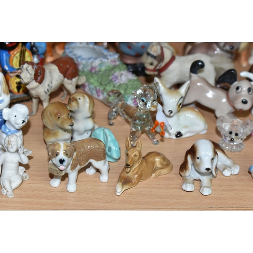 408 - A GROUP OF CERAMICS, GLASS AND OTHER ORNAMENTS, to include six Robertson's jam jazz band figures (tw... 