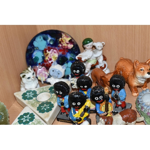 408 - A GROUP OF CERAMICS, GLASS AND OTHER ORNAMENTS, to include six Robertson's jam jazz band figures (tw... 