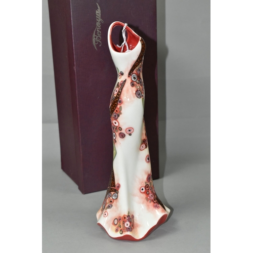 417 - A BOXED BENAYA BY INNOVATION DRESS VASE, 'Secession', signed 'Lee 06', height 30cm (1 + box)  (Condi... 