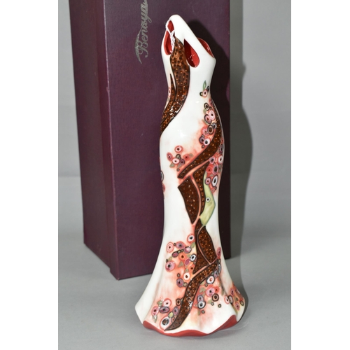 417 - A BOXED BENAYA BY INNOVATION DRESS VASE, 'Secession', signed 'Lee 06', height 30cm (1 + box)  (Condi... 