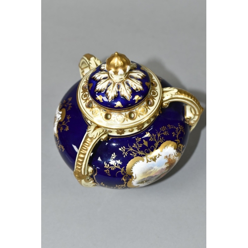 421 - AN EARLY 20TH CENTURY COALPORT POT POURRI, blue, pale yellow and gilt ground, with domed pierced cov... 