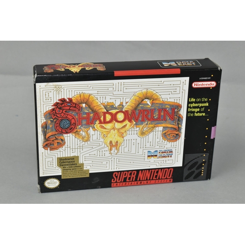 538 - SHADOWRUN NINTENDO SNES GAME, NSTC version, includes the box, manual and poster, game is in working ... 