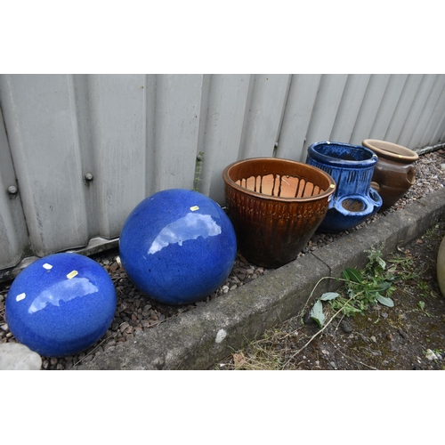 1008 - A SELECTION OF GLAZED GARDEN POTS, to include a plant pot, with floral decoration, diameter 38cm x h... 