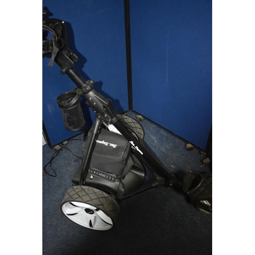 1091 - A BEN SAYERS ELECTRIC GOLF CADDY, with rechargeable battery and cover (PAT pass and working) togethe... 