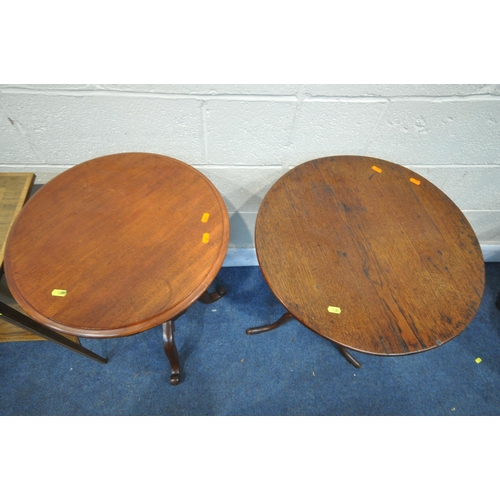 1283 - A 20TH CENTURY OCTAGONAL CENTRE TABLE, on turned legs, united by a raised undershelf, diameter 75cm ... 