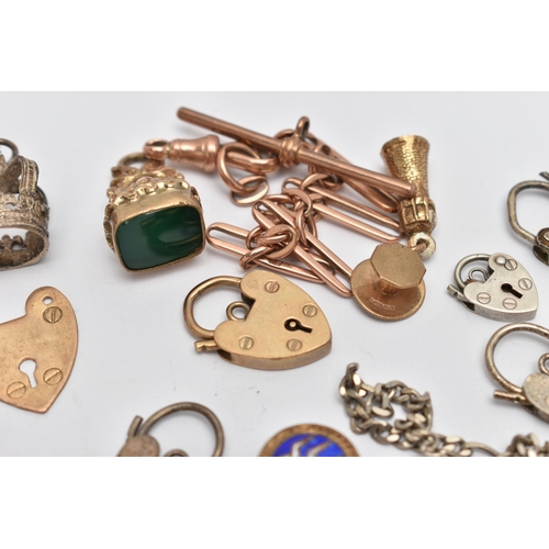 54 - AN ASSORTMENT OF GOLD SILVER AND OTHER JEWELLERY ITEMS, to include a 9ct gold heart padlock clasp, a... 