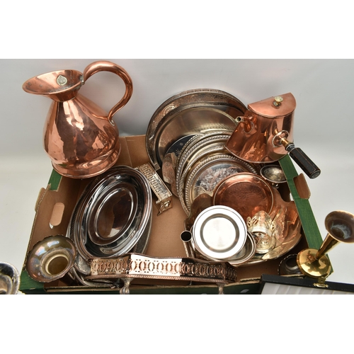 111 - A BOX OF ASSORTED METAL WARE, to include a copper water jug, copper kettle and dish, a brass vase, p... 