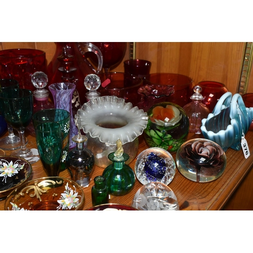 376 - A COLLECTION OF COLOURED AND DECORATIVE GLASS WARES, to include blue Pearline basket, a clear uraniu... 