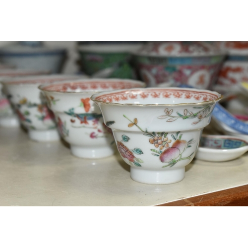 384 - A GROUP OF LATE 19TH AND 20TH CENTURY VASES, BOWLS, COVERS, LADLES AND TEA / SAKI BOWLS, including a... 