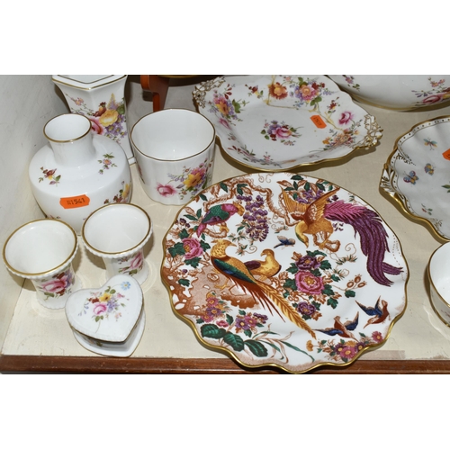 386 - A COLLECTION OF ROYAL CROWN DERBY WARES, comprising a large Imari 2451 charger, diameter 35cm, an Ol... 