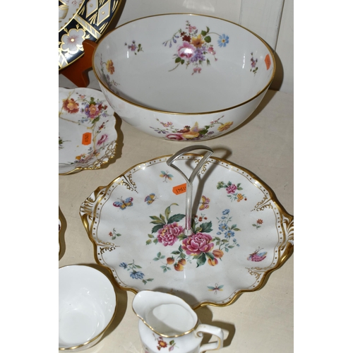 386 - A COLLECTION OF ROYAL CROWN DERBY WARES, comprising a large Imari 2451 charger, diameter 35cm, an Ol... 