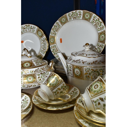 406 - A THIRTY NINE PIECE ROYAL CROWN DERBY 'GREEN DERBY PANEL' DINNER SERVICE, comprising two tureens, a ... 