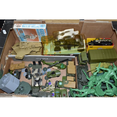 419 - A QUANTITY OF ASSORTED DIECAST AND PLASTIC MILITARY VEHICLES AND TOY SOLDIERS, to include boxed Dink... 