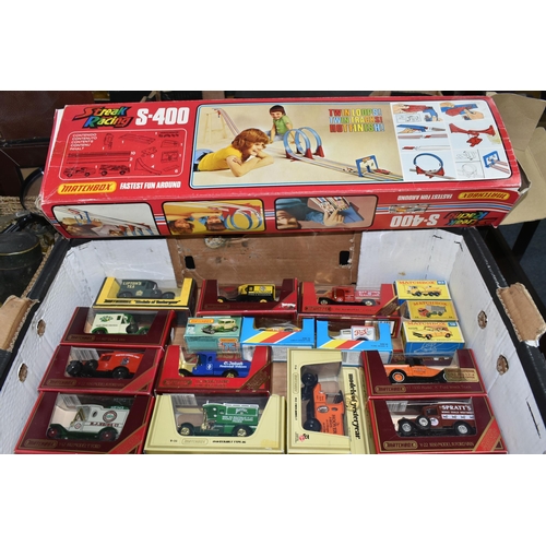 425 - A QUANTITY OF BOXED MATCHBOX 'MODELS OF YESTERYEAR' DIECAST MODELS, mainly 1970s/1980s issues includ... 