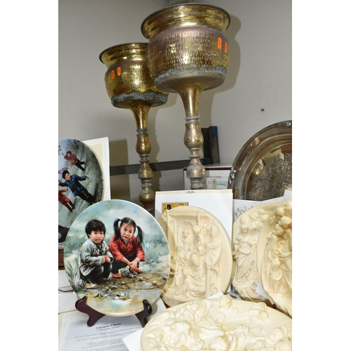 431 - A GROUP OF COLLECTOR'S PLATES AND METALWARE, comprising seven limited edition Italian alabaster wall... 