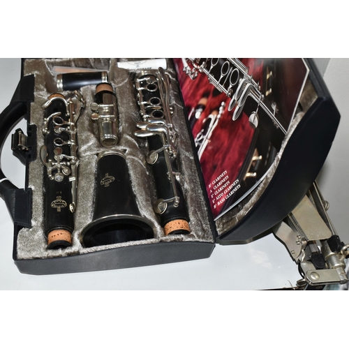 467 - A BUFFET CRAMPON & CIE, PARIS CASED CLARINET, no B12, in a hard fitted case, together with a K&M Ger... 