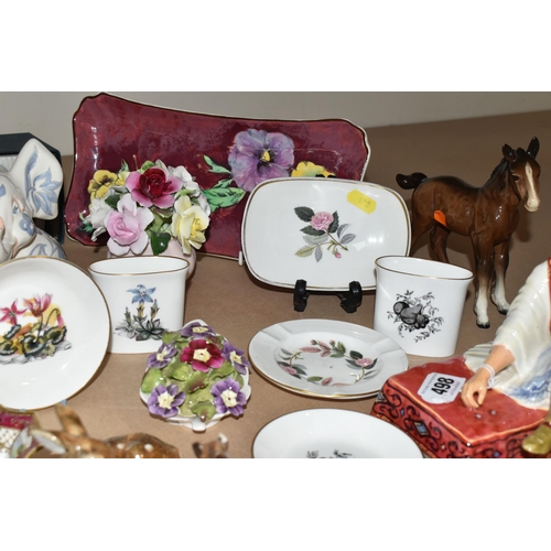 498 - A GROUP OF CERAMICS, comprising a Royal Worcester 'Mansfield' pattern coffee set, coffee pot, sugar ... 