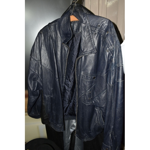 564 - A GROUP OF FIVE MEN'S VINTAGE LEATHER JACKETS, comprising a fringed beige leather jacket, size L, a ... 